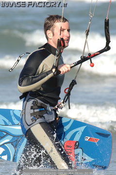 2005-05-07 Rimini - Bunker - Kitesurf 09